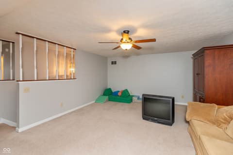 Sitting Room — 5600 N Red Oak Drive, Greenfield, IN