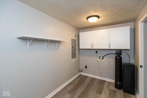 Photo of 6133 Drawbridge Lane, Indianapolis, IN