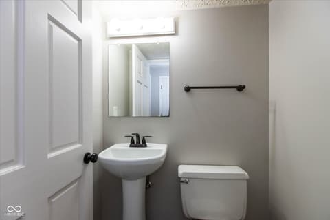 Photo of 6133 Drawbridge Lane, Indianapolis, IN