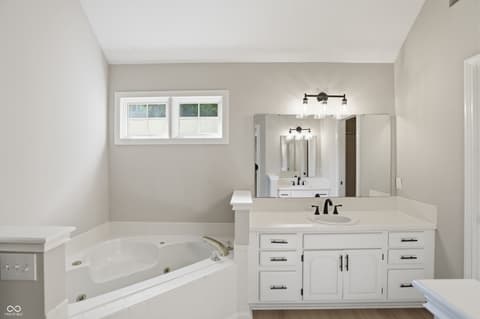 Photo of 7160 Koldyke Drive, Fishers, IN