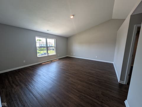 Photo of 1066 Quarterhorse Run, Bargersville, IN