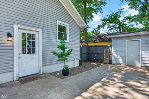 Photo of 2112 Putnam Street, Terre Haute, IN