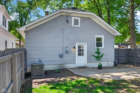 Photo of 2112 Putnam Street, Terre Haute, IN