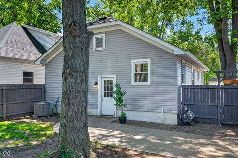 Photo of 2112 Putnam Street, Terre Haute, IN