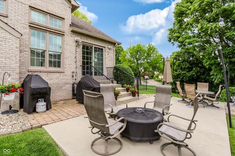 Photo of 896 Silverleaf Drive, Greenwood, IN