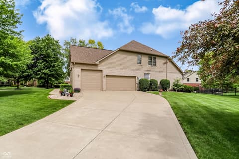 Photo of 896 Silverleaf Drive, Greenwood, IN