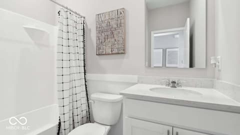 Photo of 232 Aster Way, Greenfield, IN