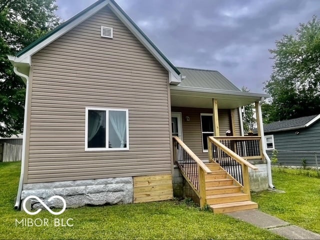 Front exterior at 120 W Warren Street, Mitchell, IN