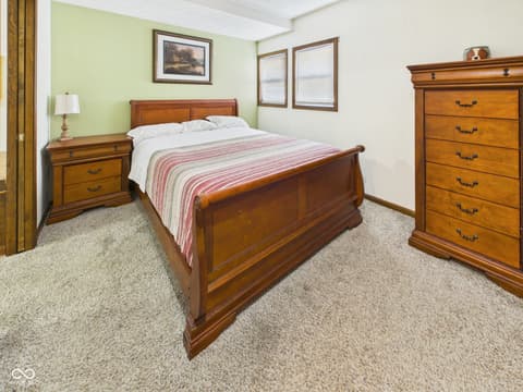 Photo of 318 Vasbinder Drive, Chesterfield, IN