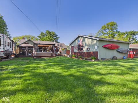 Photo of 318 Vasbinder Drive, Chesterfield, IN