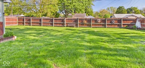 Photo of 318 Vasbinder Drive, Chesterfield, IN