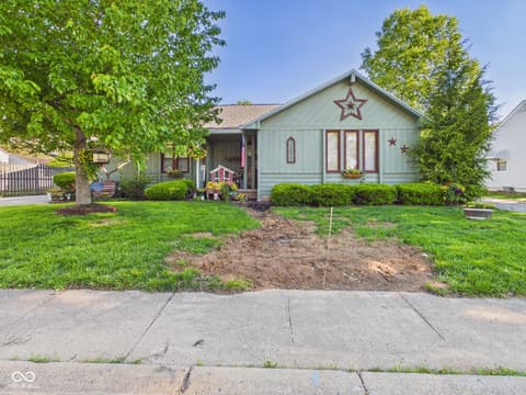 Photo of 318 Vasbinder Drive, Chesterfield, IN