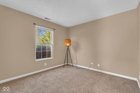Photo of 868 Seabreeze Drive, Avon, IN