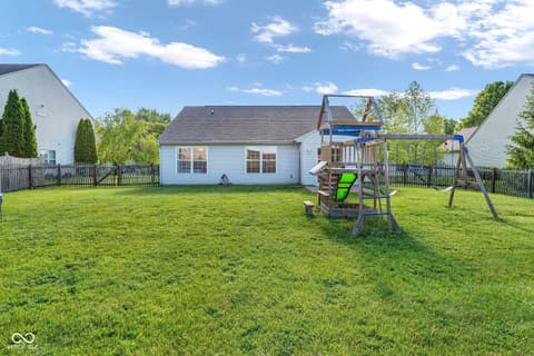 Photo of 868 Seabreeze Drive, Avon, IN