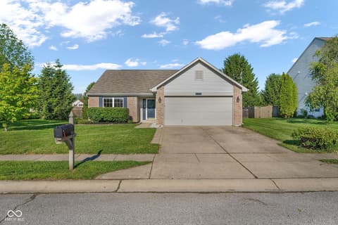 Photo of 868 Seabreeze Drive, Avon, IN