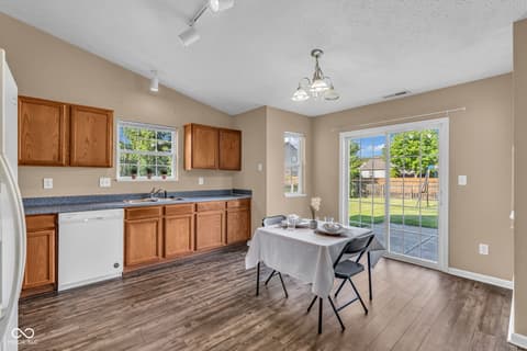 Photo of 868 Seabreeze Drive, Avon, IN