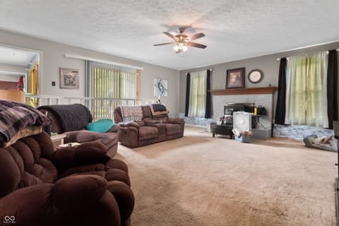 Family room at 7539 E 80th Street, Indianapolis, IN
