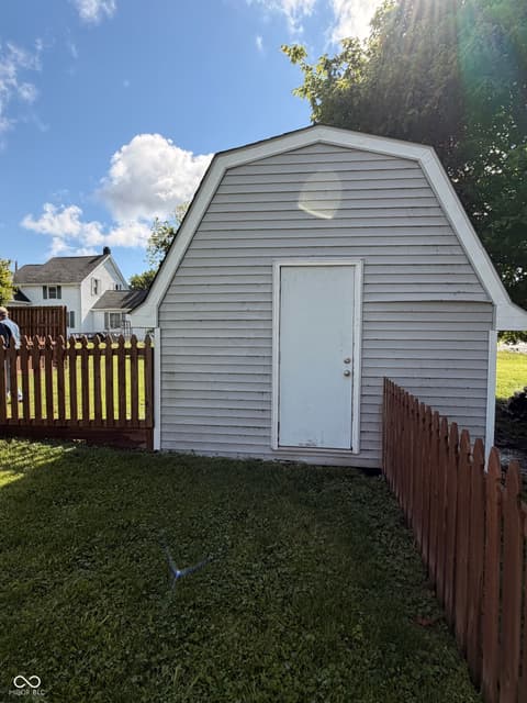Photo of 809 W Pearl Street, Trafalgar, IN