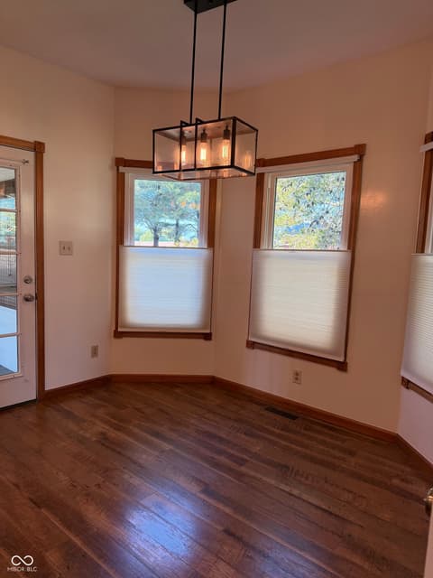 Living room at 809 W Pearl Street, Trafalgar, IN