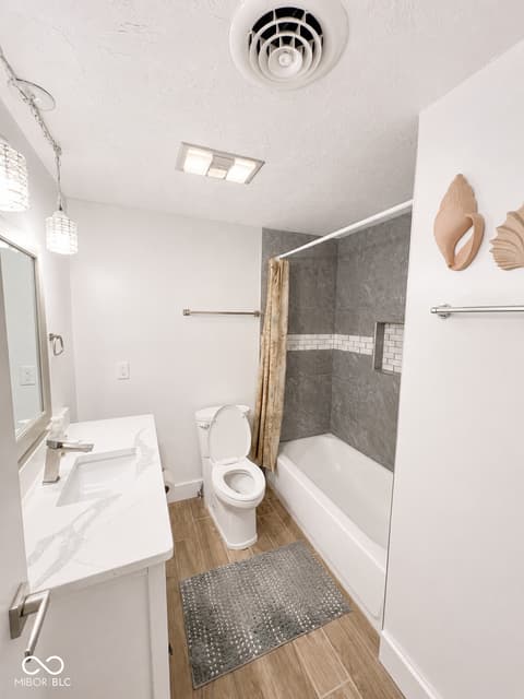 Bathroom at 816 Imy Lane, Anderson, IN