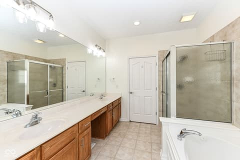 Photo of 13934 Canonbury Way, Fishers, IN