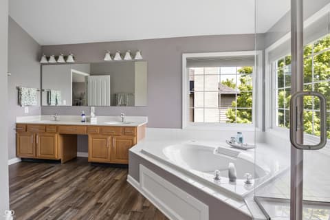 Primary bathroom at 11719 Mesa Valley Court, Fishers, IN