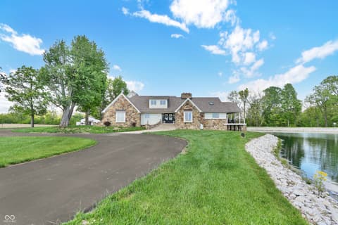 Front exterior at 3274 E 700 N, Whiteland, IN