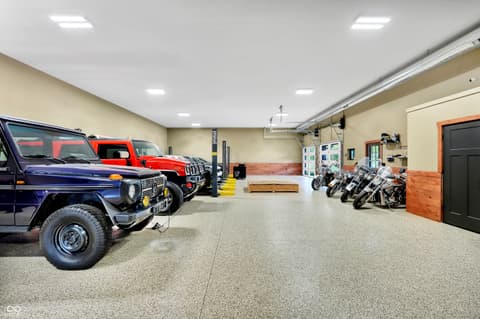 Garage at 3274 E 700 N, Whiteland, IN