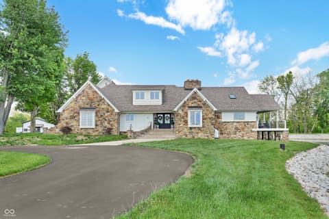 Garage at 3274 E 700 N, Whiteland, IN