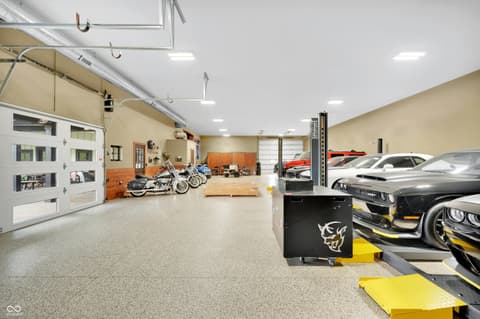 Garage at 3274 E 700 N, Whiteland, IN