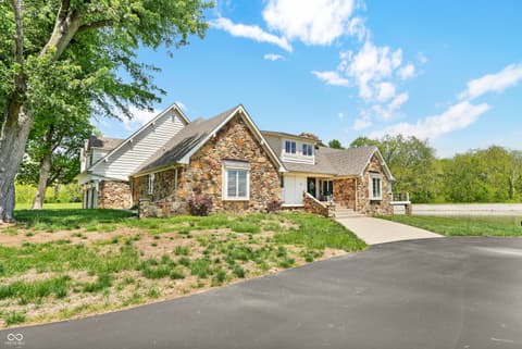 Front exterior at 3274 E 700 N, Whiteland, IN