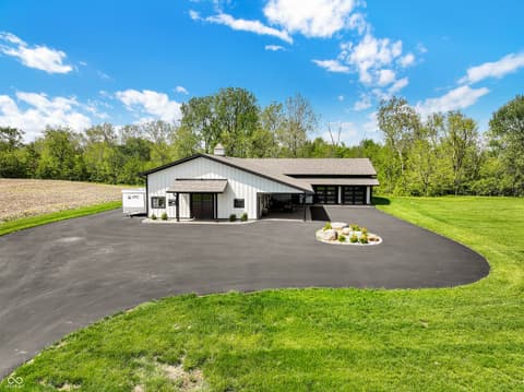 Front exterior at 3274 E 700 N, Whiteland, IN