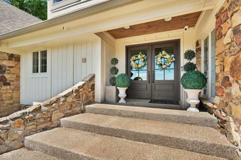 Foyer at 3274 E 700 N, Whiteland, IN