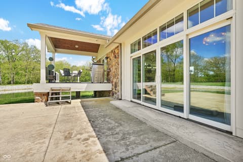 Outdoor living area at 3274 E 700 N, Whiteland, IN
