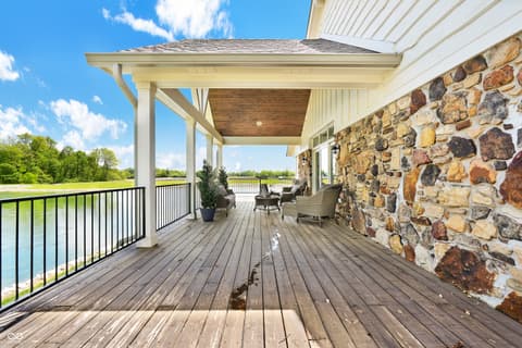 Outdoor living area at 3274 E 700 N, Whiteland, IN