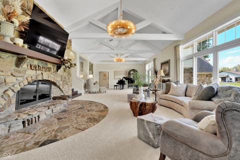 Living room at 3274 E 700 N, Whiteland, IN