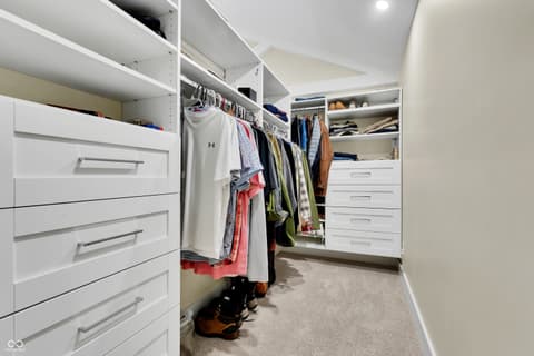 Walk In Closets — 3274 E 700 N, Whiteland, IN
