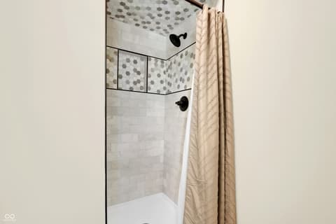Bathroom at 3274 E 700 N, Whiteland, IN