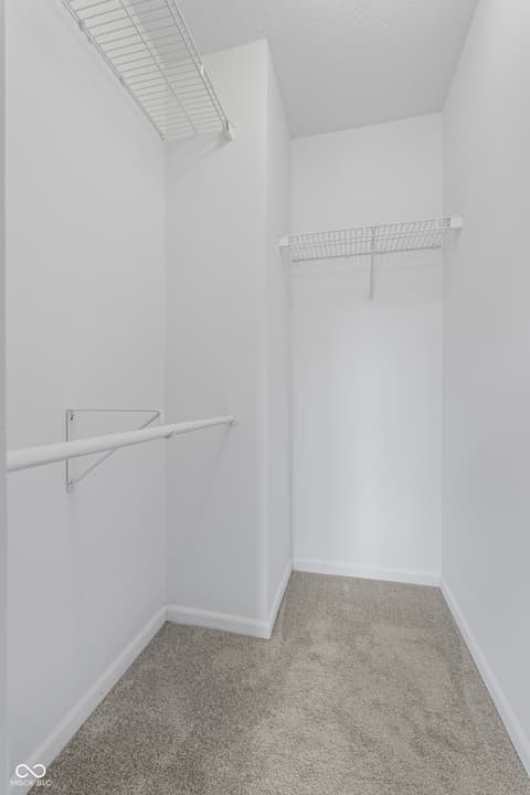 Walk In Closets — 9406 Avon Strand, Avon, IN