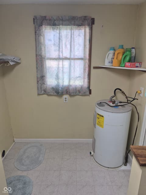 Laundry room at 412 Indianapolis Avenue, Seymour, IN