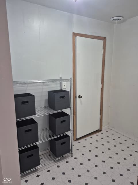 Storage — 412 Indianapolis Avenue, Seymour, IN