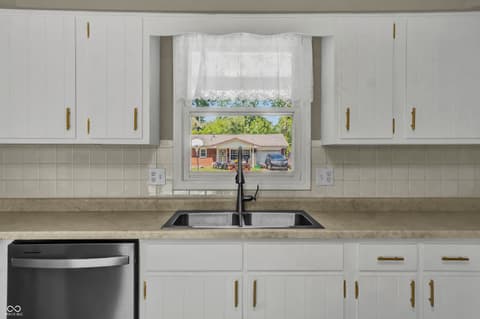 Photo of 131 Meadow Lane, North Vernon, IN