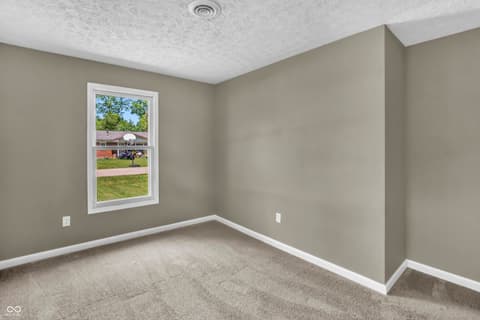 Photo of 131 Meadow Lane, North Vernon, IN