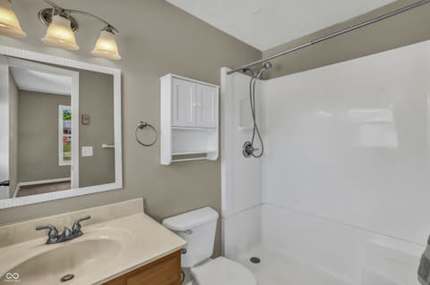 Photo of 131 Meadow Lane, North Vernon, IN