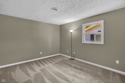 Photo of 131 Meadow Lane, North Vernon, IN