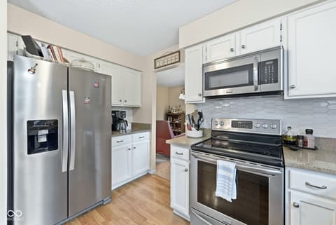 Photo of 1176 Glenbar Way, Greenwood, IN