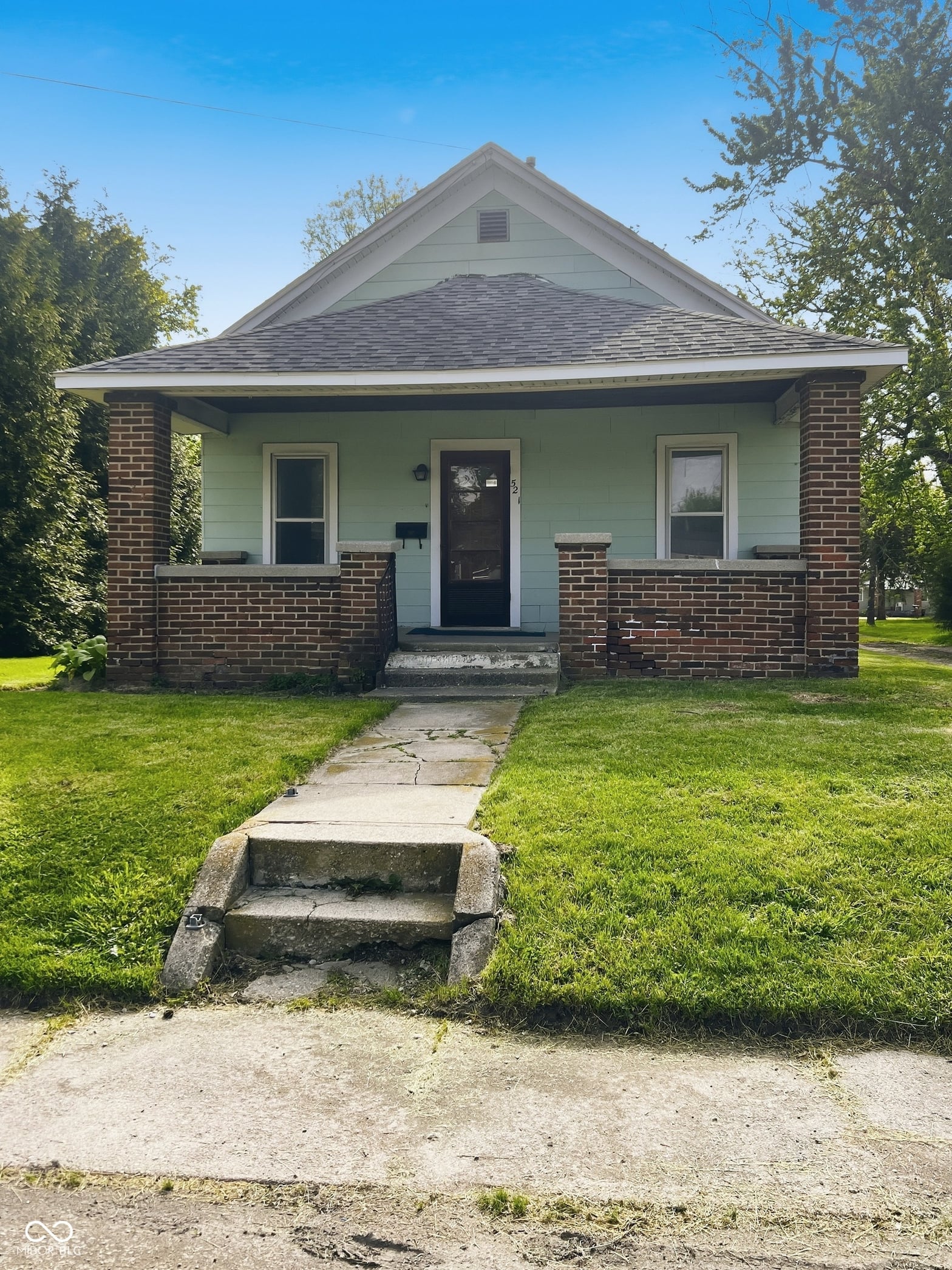 Photo of 521 S Cherry Street, Hartford City, IN
