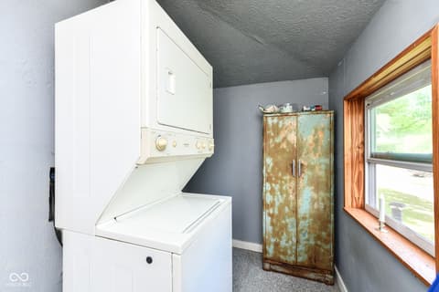 Laundry room at 303 Walnut Street, Greenfield, IN