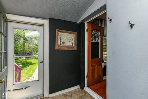 Foyer at 303 Walnut Street, Greenfield, IN