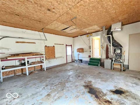Garage at 1819 S Main Street, New Castle, IN